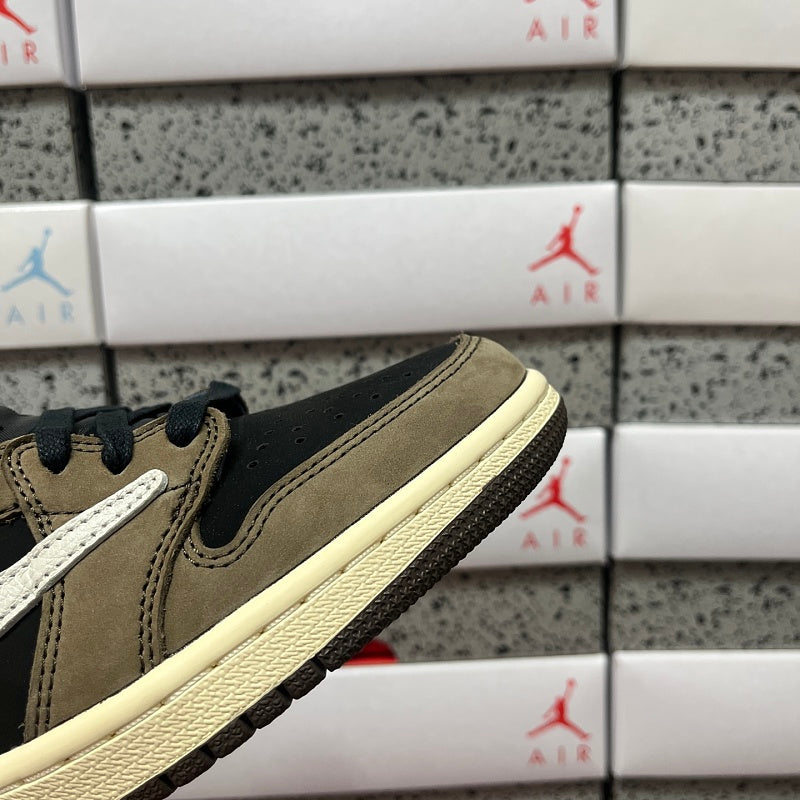 J1 Traviss Olive