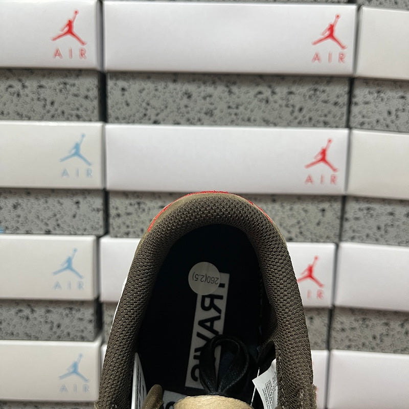 J1 Traviss Olive