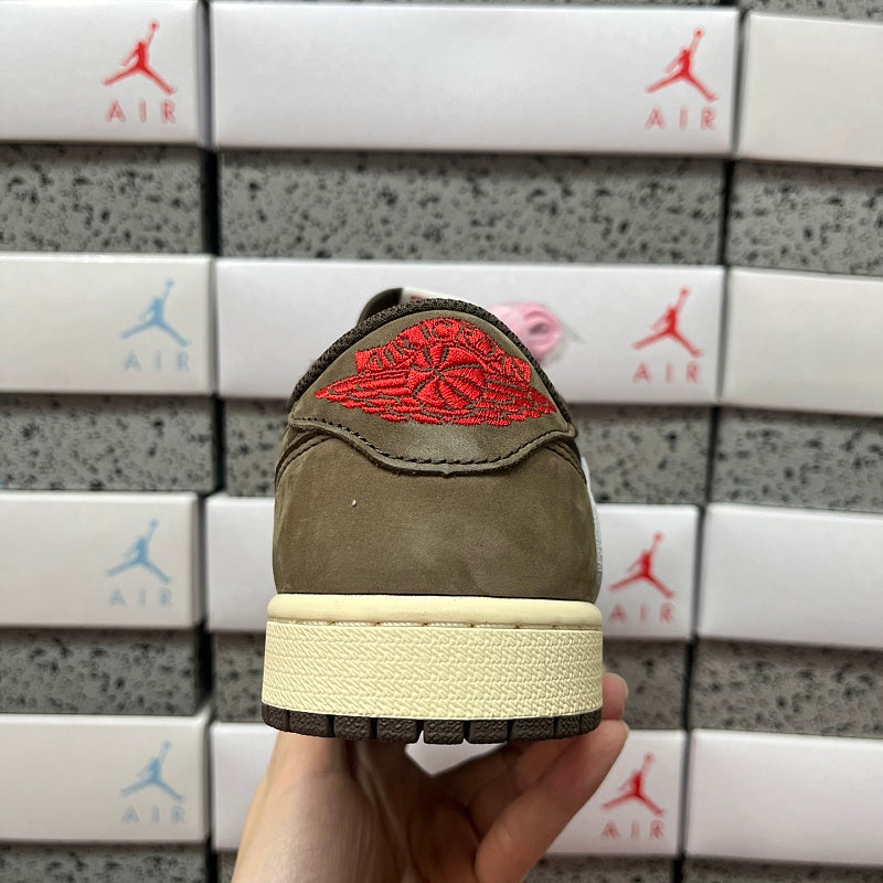 J1 Traviss Olive
