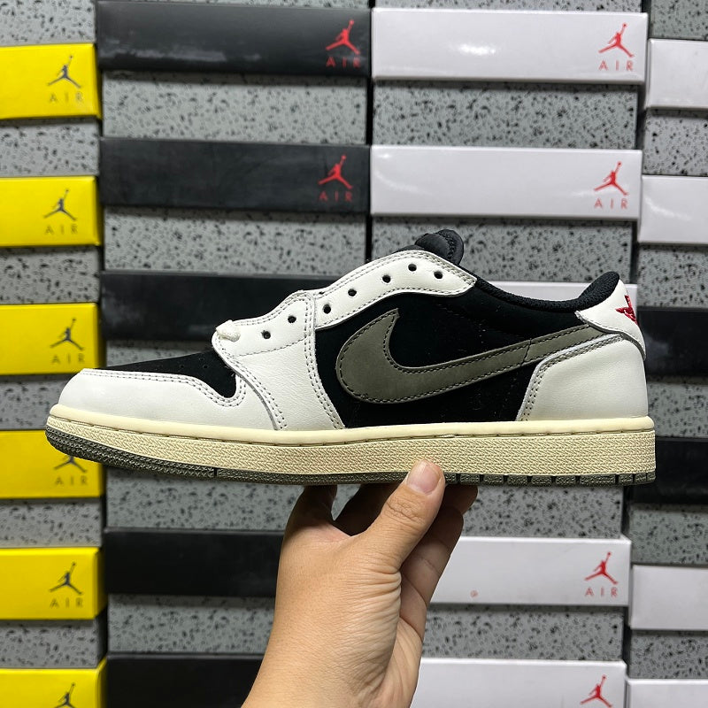 J1 Traviss white